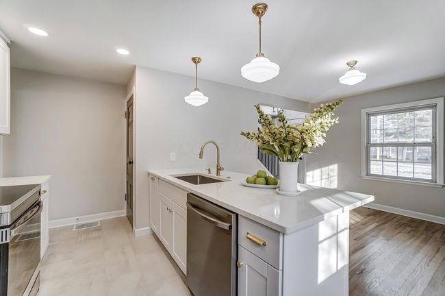 2551 Caroline Ave, House other with 4 bedrooms, 3 bathrooms and null parking in Bexley OH | Image 10