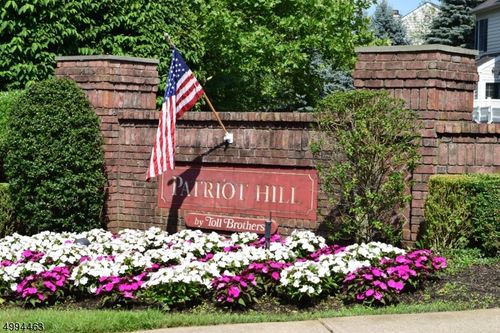 220 Patriot Hill Dr, Basking Ridge, NJ, 07920-4218 | Card Image