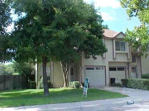 12109 Stoney Xing, San Antonio, TX, 78247-3457 | Card Image