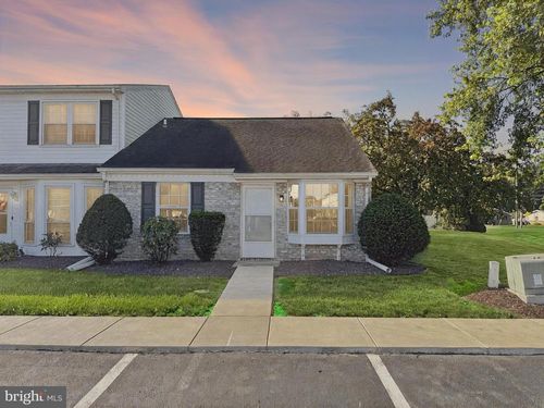 11 Southpoint Dr, Mechanicsburg, PA, 17055-4251 | Card Image