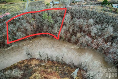 415 Pigeon Ford Rd, Canton, NC, 28716-3691 | Card Image