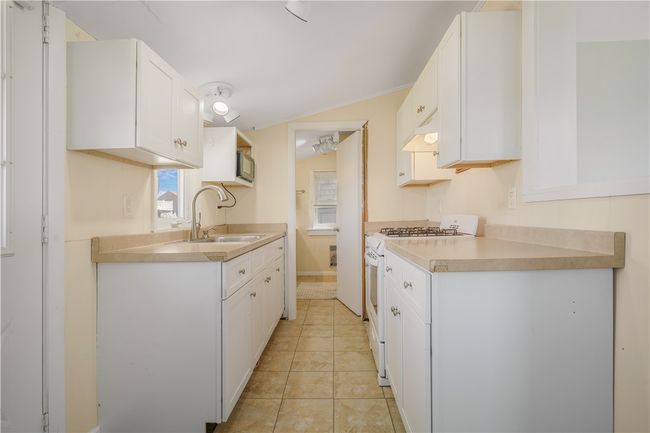 7 Shawmut St, House other with 3 bedrooms, 2 bathrooms and 5 parking in Fairhaven MA | Image 8