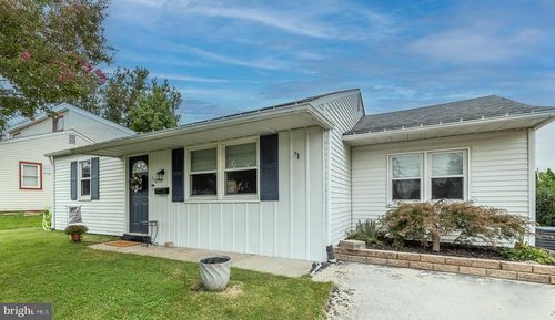 110 Oak Ave, BELLMAWR, NJ, 08031-1131 | Card Image
