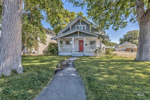 565 B St W, Vale, OR, 97918-1110 | Card Image
