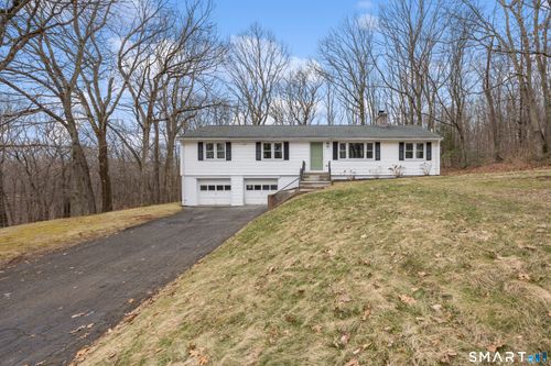 90 Troiano Rd, Hamden, CT, 06518-2037 | Card Image