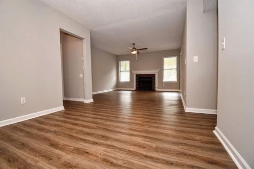 1605 Huntingdon Chase, Sandy Springs, GA, 30350-4954 | Card Image