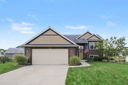 5290 Crestfield Ln, Allendale, MI, 49401-7377 | Card Image