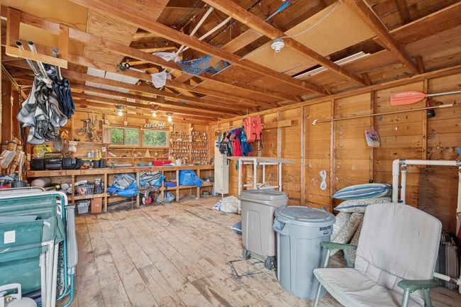 Interior of toy barn | Image 37