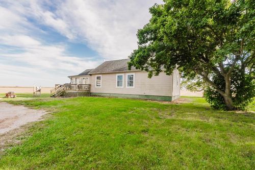 6528 Lilac Rd, Clinton, IL, 61727-2641 | Card Image
