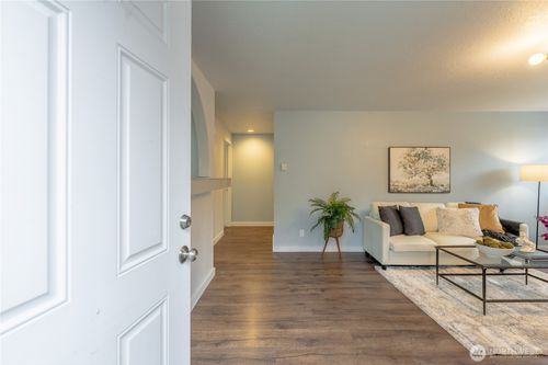 apt-10-4404 Terrace Dr, Everett, WA, 98203-2241 | Card Image