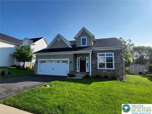 133 Oakwood Dr, Whitehall, PA, 18052-7226 | Card Image