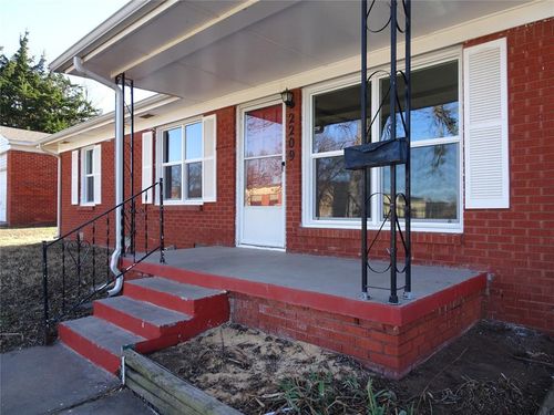 2209 Flannery Dr, Midwest City, OK, 73110-7913 | Card Image