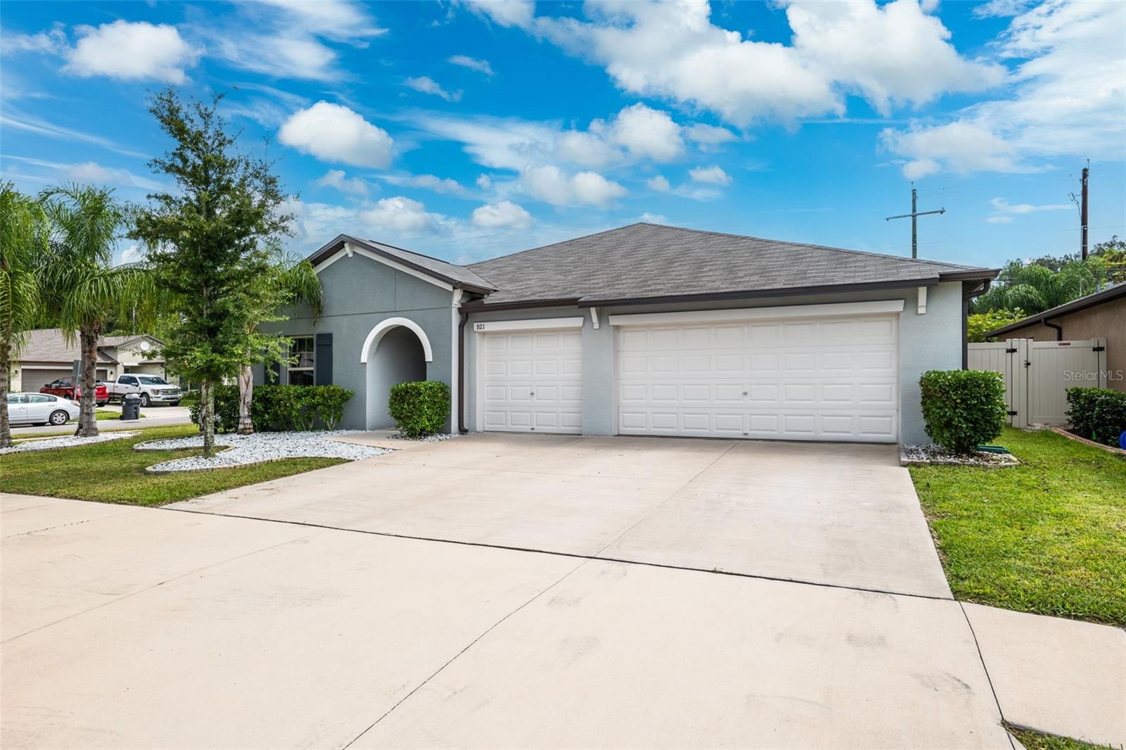 Timeless Moss Dr, Ruskin, FL 33570