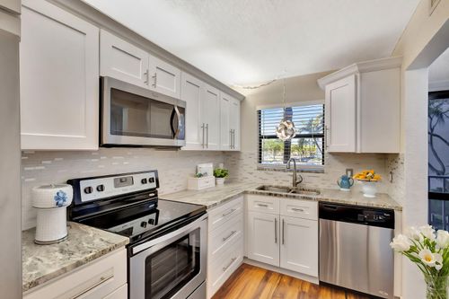 206-4700 Lucerne Lakes Blvd, Lake Worth, FL, 33467 | Card Image
