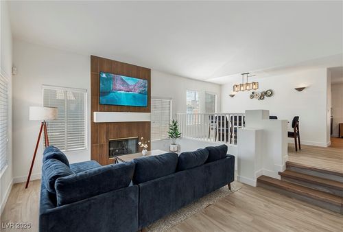 9156 Sapphire Point Ave, Las Vegas, NV, 89147-7905 | Card Image