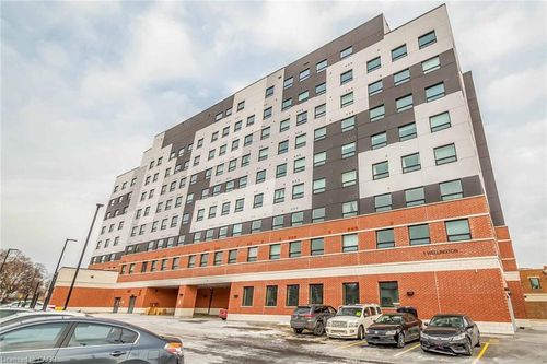 1 Wellington St, Brantford, ON, N3T2L3 | Card Image