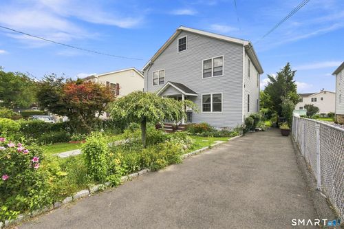 2-35 Woodrow St, Stamford, CT, 06902-5207 | Card Image