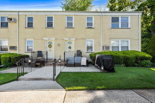 36b-251-03 71st Rd, Bellerose, NY, 11426-2725 | Card Image
