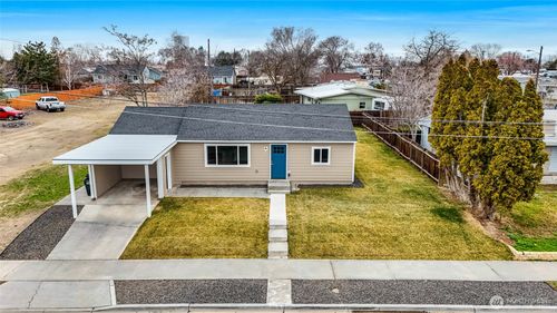 3120 W Lakeside Dr, Moses Lake, WA, 98837-2923 | Card Image