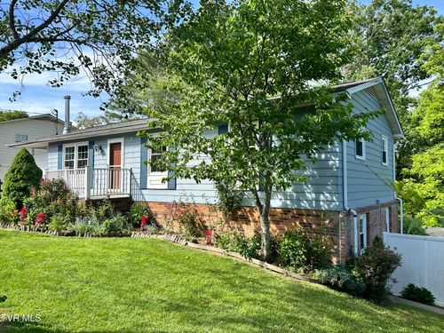 121 Beverly Ave Sw, Wise, VA, 24293-5823 | Card Image