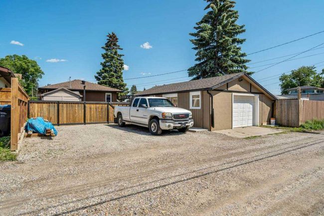2439 41 Street Se, Home with 4 bedrooms, 2 bathrooms and 5 parking in Calgary AB | Image 43