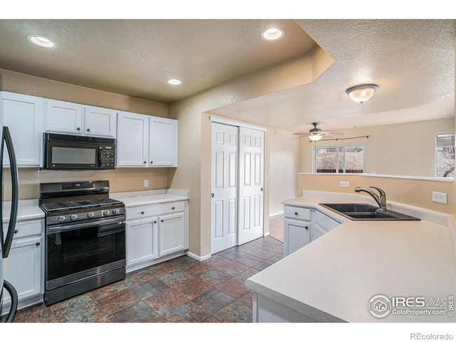 6827 Autumn Ridge Dr, Condo with 3 bedrooms, 3 bathrooms and null parking in Fort Collins CO | Image 7