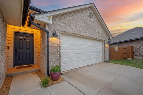 9516 Nw 86th St, Yukon, OK, 73099-9311 | Card Image