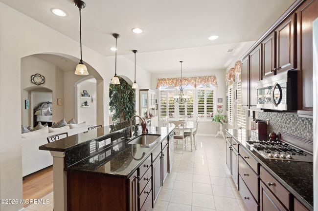 19 E Francesa Ct, Home with 3 bedrooms, 3 bathrooms and null parking in Farmingdale NJ | Image 21