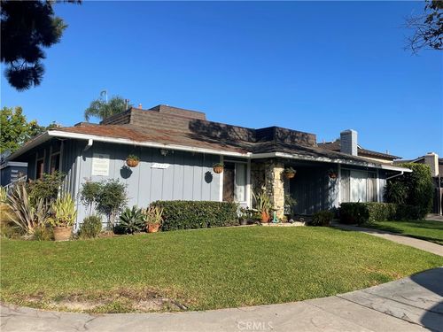 3626 S Marine St, Santa Ana, CA, 92704-8333 | Card Image