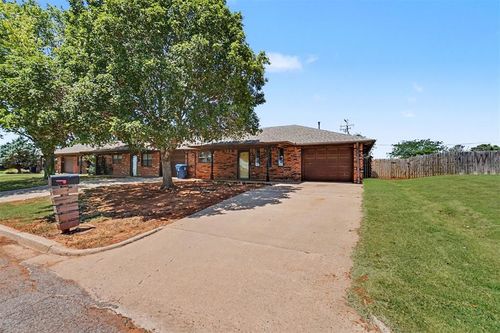 1402 Partridge Ln, Cordell, OK, 73632-1619 | Card Image