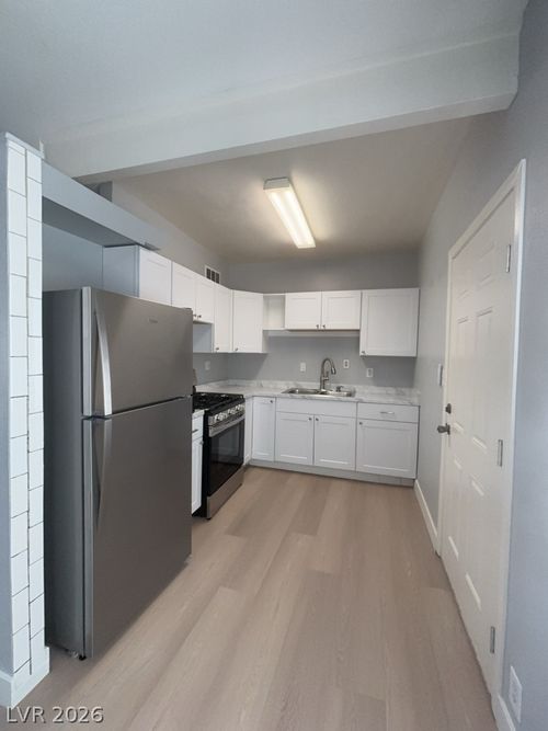 1-2400 S 15th St, Las Vegas, NV, 89104-3462 | Card Image