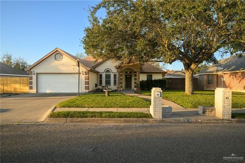 871 Quail Hollow Dr, Weslaco, TX, 78596-7833 | Card Image