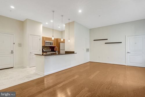 104-2451 Midtown Ave, ALEXANDRIA, VA, 22303-1421 | Card Image