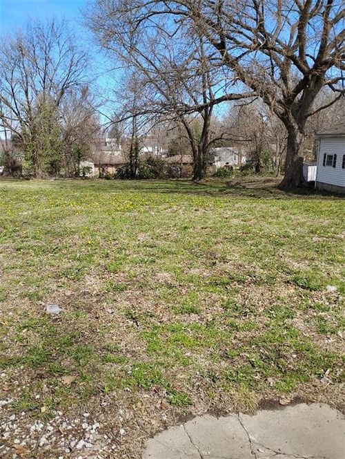 410 E North Main St, Richmond, MO, 64085-1855 | Card Image