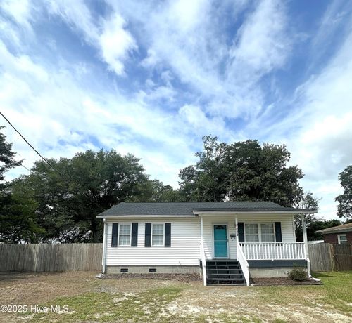 2424 Louisiana St, Wilmington, NC, 28401-7018 | Card Image