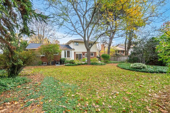 334 Oakwood Dr, House other with 3 bedrooms, 3 bathrooms and 2 parking in Burlington ON | Image 35