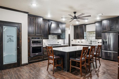 820 Fleitman Dr, Muenster, TX, 76252-1515 | Card Image