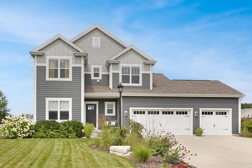 N61W13722 Weyer Farm Drive, Menomonee Falls, WI, 53051 | Card Image