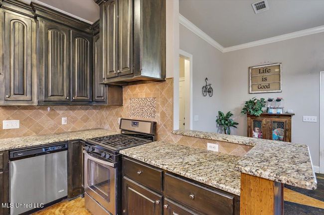 15-601 Emerald Ct | Image 11