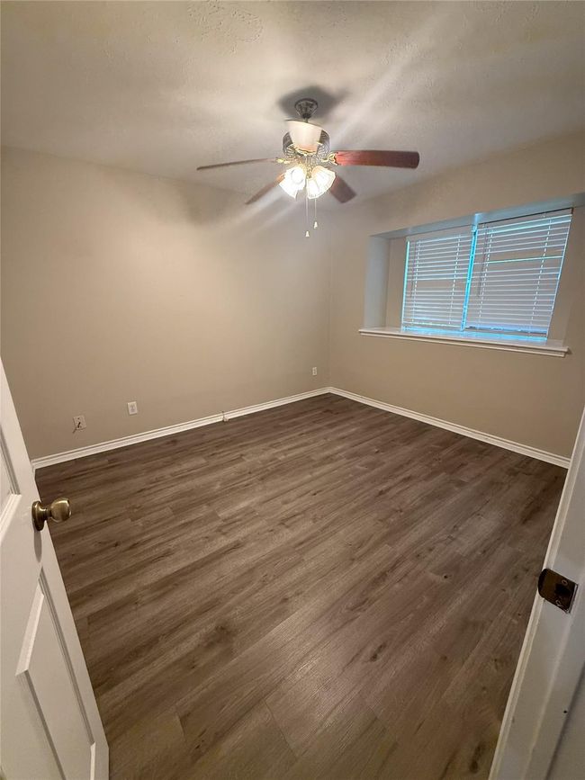 2309 Cedar St, House other with 3 bedrooms, 2 bathrooms and 2 parking in Pearland TX | Image 14