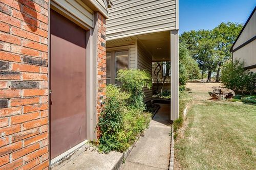 2001 Three Stars Rd, Edmond, OK, 73034-3117 | Card Image
