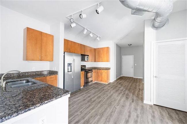 UNIT-2309 - 5300 Peachtree Rd, Condo with 2 bedrooms, 2 bathrooms and 2 parking in Chamblee GA | Image 5