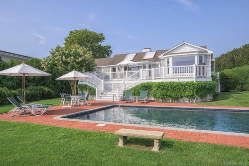29 Coxs Curve Rd, Westhampton Beach, NY, 11978-2712 | Card Image