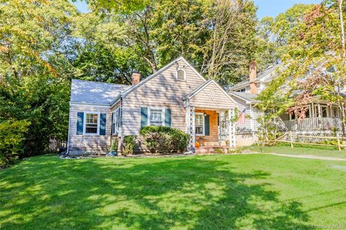 11 Sharon Ave, Setauket, NY, 11733-3918 | Card Image
