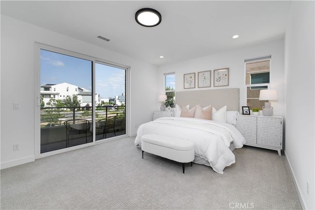 484 Chorus, Condo with 3 bedrooms, 3 bathrooms and 2 parking in Irvine CA | Image 8