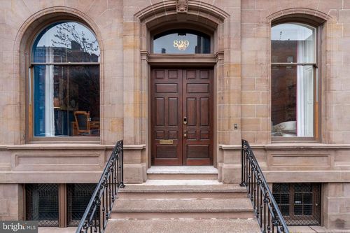 829 Park Ave, BALTIMORE, MD, 21201-4806 | Card Image