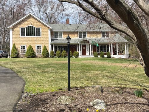 312 Towne House Rd, Fairfield, CT, 06824-1893 | Card Image