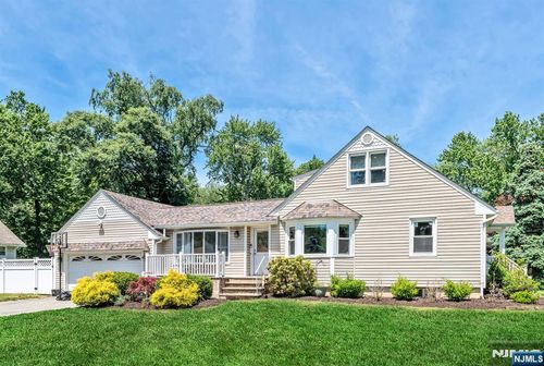 109 Greenwood Ave, Pequannock, NJ, 07440-1319 | Card Image