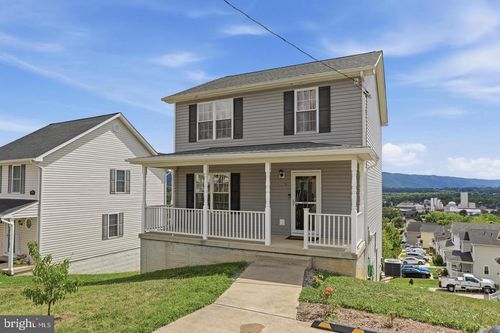 508 Thompson St, Strasburg, VA, 22657-5700 | Card Image