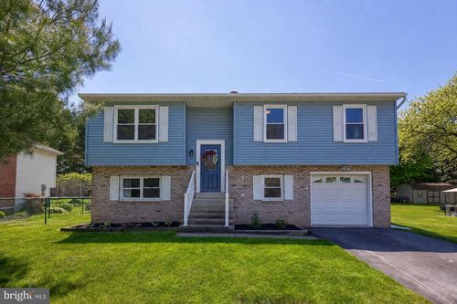 512 Wallingford Rd, LANCASTER, PA, 17601-3526 | Card Image